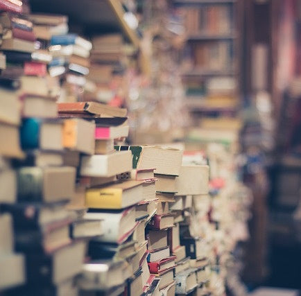 Antiquariat, alte und gebrauchte Bücher zu Schriftkunst, Schmuckinitialen, Heraldik u.ä. 